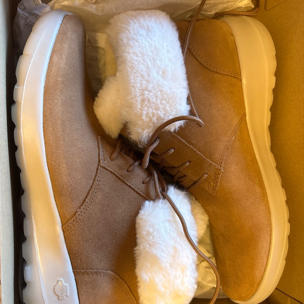 Skechers Women's Tan Ankle Boots with White Fur